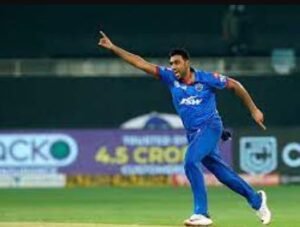 রবীচন্দ্রন অশ্বিন দুই নম্বরে 