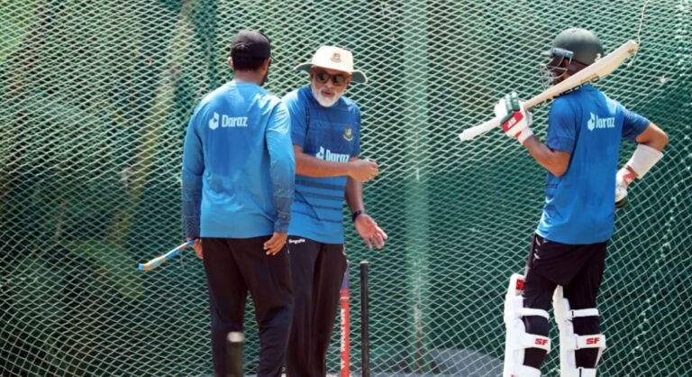 চান্দিকা হাথুরুসিংহে চান সব পরিস্থিতিতেই উন্নতি