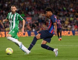 রিয়াল বেতিসকে হারিয়েছে বার্সেলোনা 