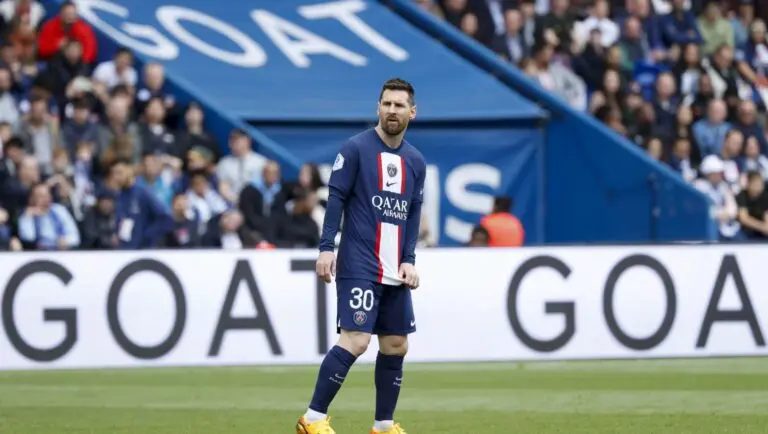 মেসিকে নিষেধাজ্ঞা দিয়েছে পিএসজি