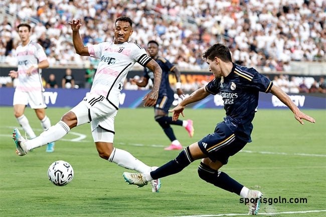 রিয়াল মাদ্রিদকে ৩-১ গোলে হারিয়েছে জুভেন্টাস