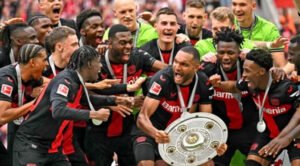 বুন্দেসলিগায় প্রথম ক্লাব হিসেবে অপরাজিত থাকার রেকর্ড লেভারকুসেনের