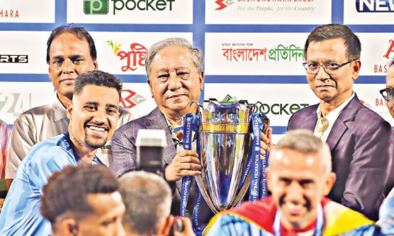শিরোপা বুঝে পাওয়ার আনন্দ কিংসের