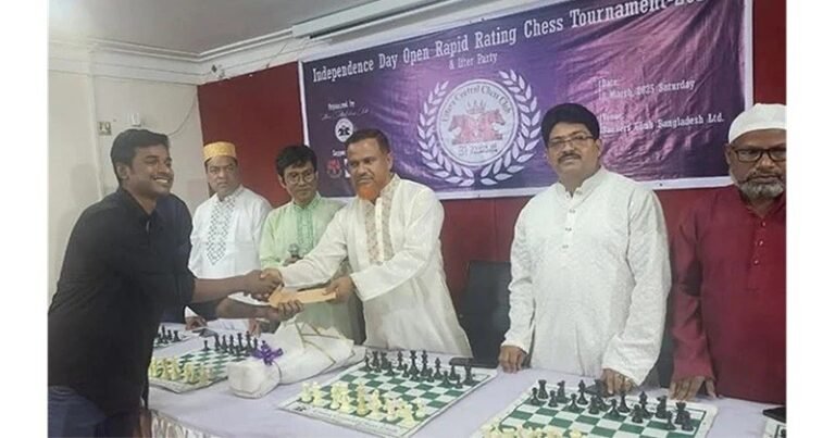 স্বাধীনতা দিবস দাবায় ফিদে মাস্টার সুব্রত অপরাজিত চ্যাম্পিয়ন