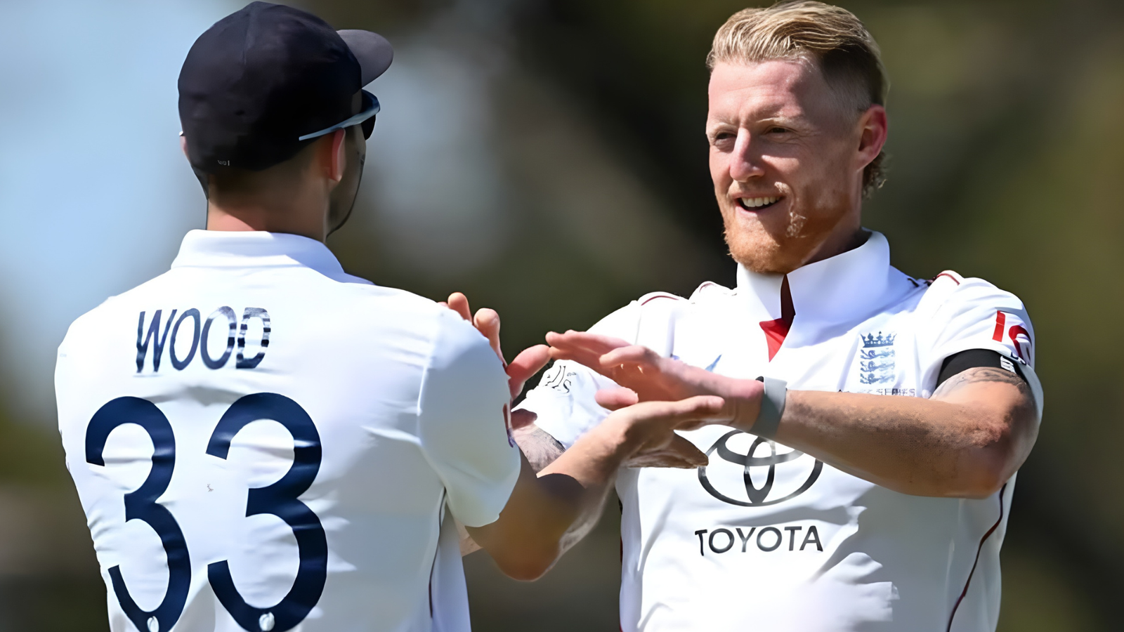 Ashes shocker Both teams lose wickets for zero in historic first day collapse পার্থে তাণ্ডব! প্রথম দিনেই ১৯ উইকেট—স্টার্ক-স্টোকসের আগুনে অ্যাশেজ কাঁপল