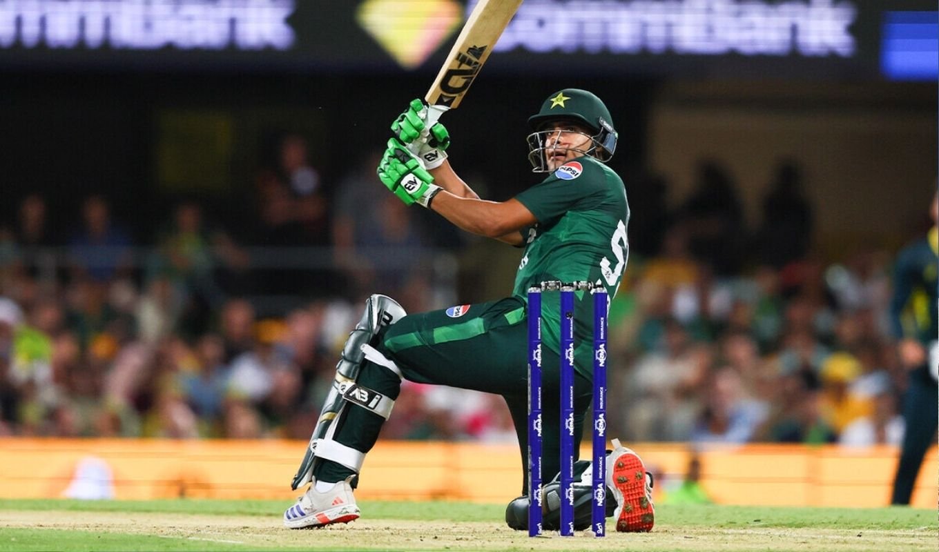 এক ওভারে ছয় ছক্কা হাঁকিয়ে আলোচনায় আব্বাস আফ্রিদি