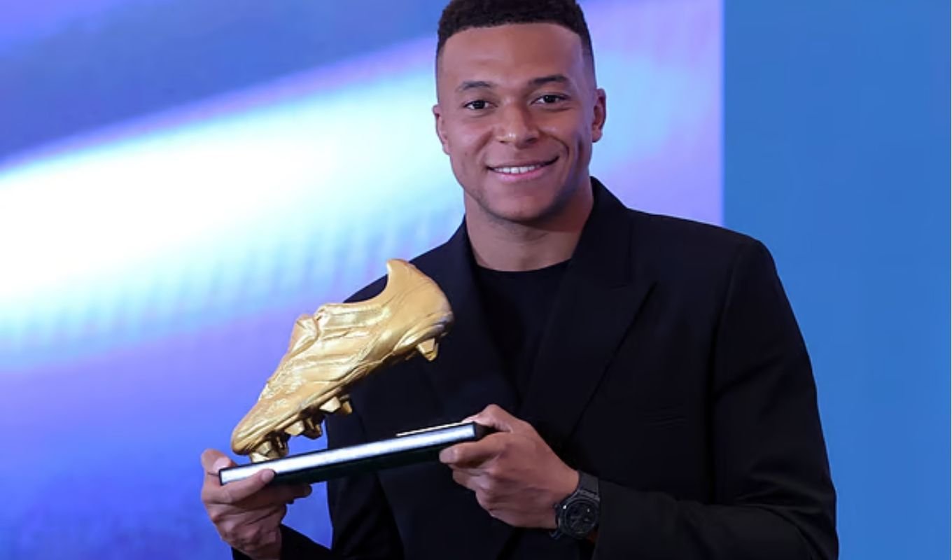 গোল্ডেন বুট হাতে এমবাপ্পে বললেন, রিয়ালে আরও বহু বছর থাকতে চাই