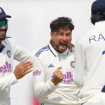 England Faces Tough Challenge After Day One Collapse 1 কুলদীপের স্পিনে থমকে গেল প্রোটিয়া, দিন শেষে স্বস্তিতে ভারত