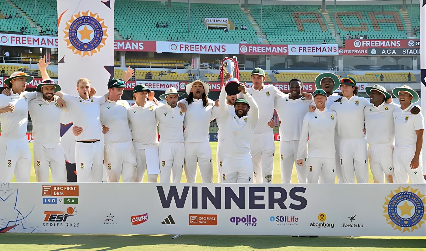 কেন থেমে গেল ভারতের অজেয়তা? ঘরের মাঠে ধসের ৪ গোপন কারণ!