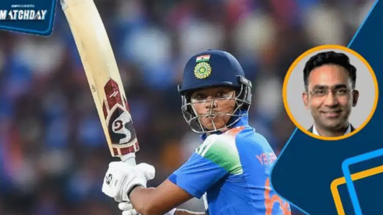 গিল–আইয়ার নেই রাবাদাও নেই—ভারত–দক্ষিণ আফ্রিকা ওয়ানডে সিরিজে অনিশ্চয়তার ঘনঘটা টেস্ট সিরিজ হার, অধিনায়ক সংকট—দক্ষিণ আফ্রিকার বিপক্ষে স্বস্তি খুঁজছে ভারত