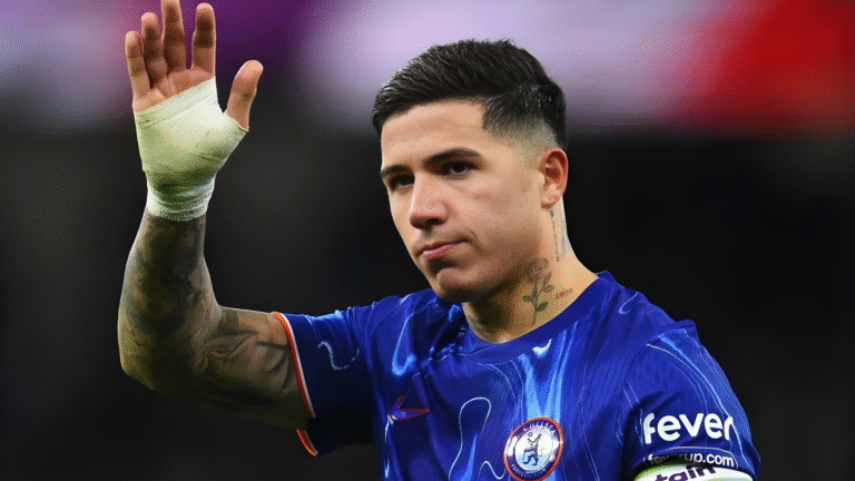 চেলসির জন্য আর্জেন্টিনাকে না! এনজো ফার্নান্দেজের চমকপ্রদ সিদ্ধান্তে ক্ষুব্ধ স্ক্যালোনি