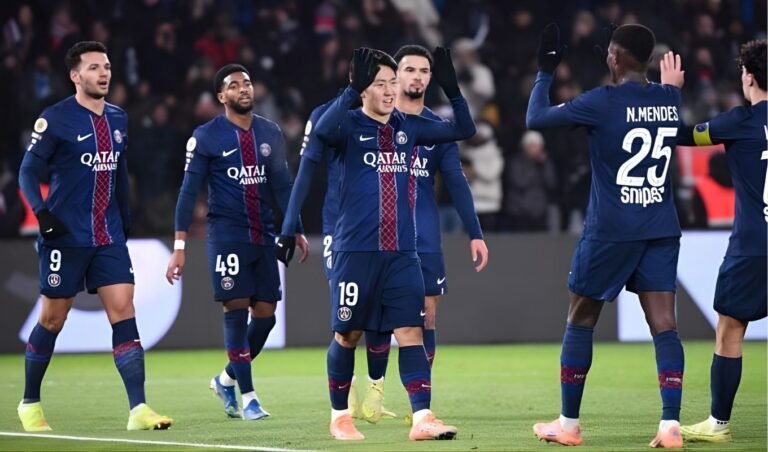 টানা ৮ ম্যাচ অপরাজিত পিএসজি! শীর্ষে ফেরার রাতে তিন গোলের মহাআনন্দ