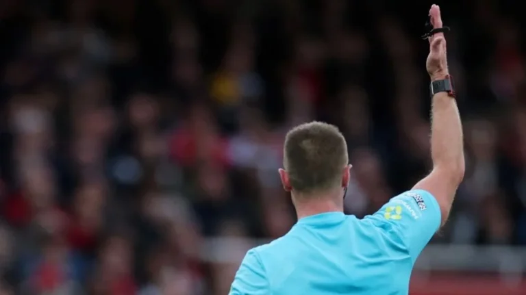 বেটিংয়ে জড়িত থাকার কারণে ১৪৯ রেফারি বরখাস্ত বেটিংয়ে জড়িত থাকার কারণে ১৪৯ রেফারি বরখাস্ত