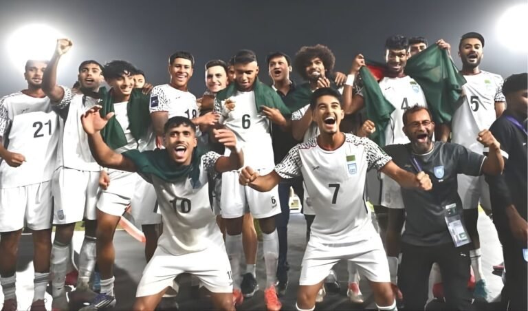 ভারতের বিরুদ্ধে ঐতিহাসিক জয়, পুরস্কার হিসেবে ২ কোটি টাকা ঘোষণা