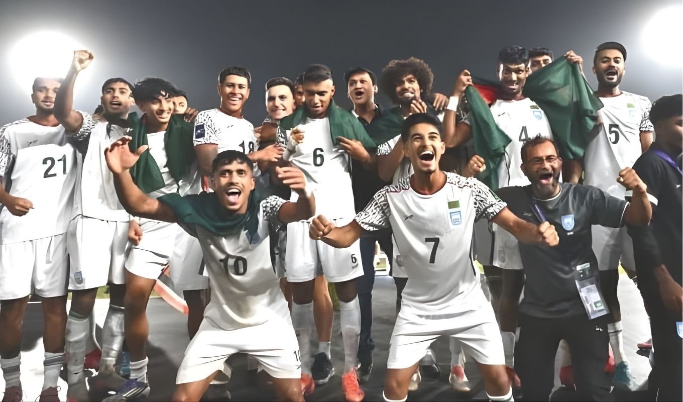 ভারতের বিরুদ্ধে ঐতিহাসিক জয়, পুরস্কার হিসেবে ২ কোটি টাকা ঘোষণা