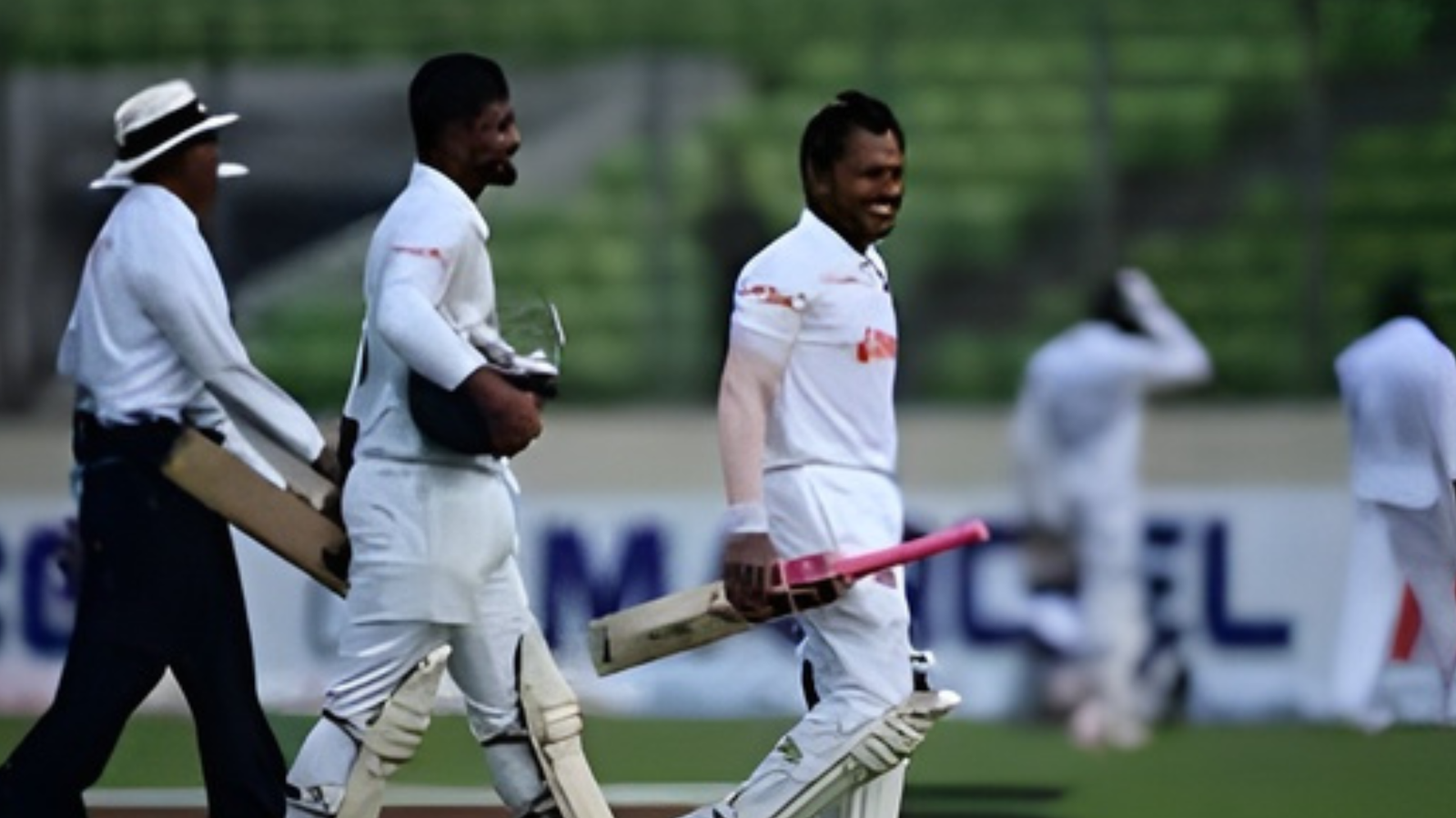 মুমিনুলের হতাশা কিন্তু মুশফিক লিটনের জুটি বাংলাদেশকে এগিয়ে নিলো মিরপুর টেস্ট: মুশফিক-লিটনের হাতেই বাংলাদেশের টেস্ট সফলতার দায়িত্ব