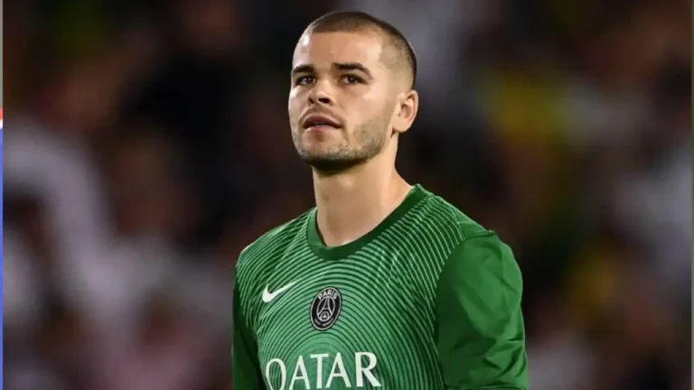 সামাজিক মাধ্যমে লাইক কাণ্ডে বিতর্কের মুখে পিএসজি তারকা শেভালিয়ে সামাজিক মাধ্যমে লাইক কাণ্ডে বিতর্কের মুখে পিএসজি তারকা শেভালিয়ে