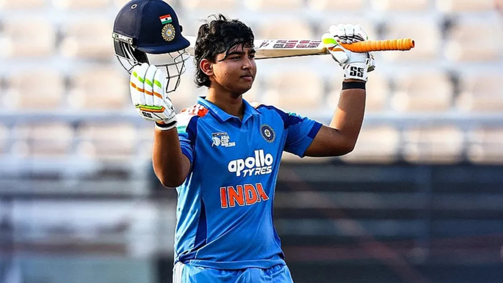 ৩২ বলে সেঞ্চুরি তবু সন্তুষ্ট নন বৈভবের বাবা—কী ভুল দেখলেন তিনি ১৪ বছরের ভারতীয় বিস্ময়! রেকর্ড গড়েও বাবার কাছে ফেল!