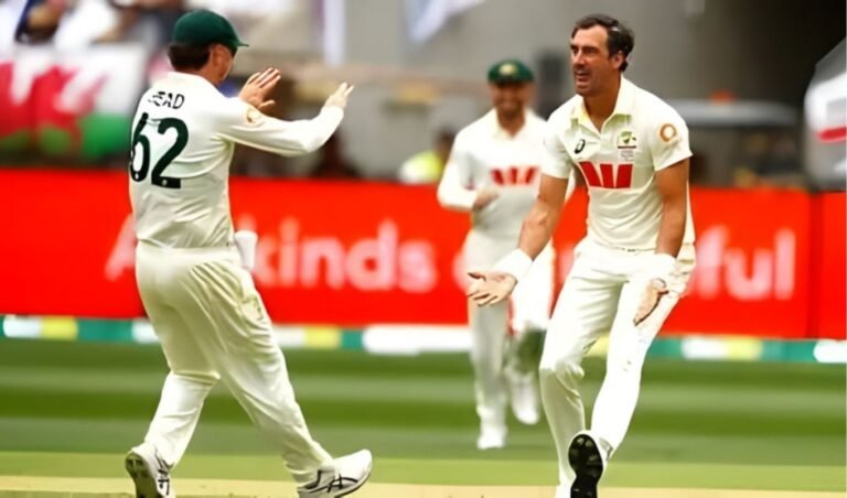 স্টার্কের গোলাপি তাণ্ডব, ইংল্যান্ড ধুঁকছে!